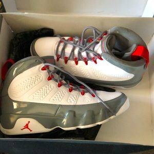 Jordans Size 9.5 worn 2 times